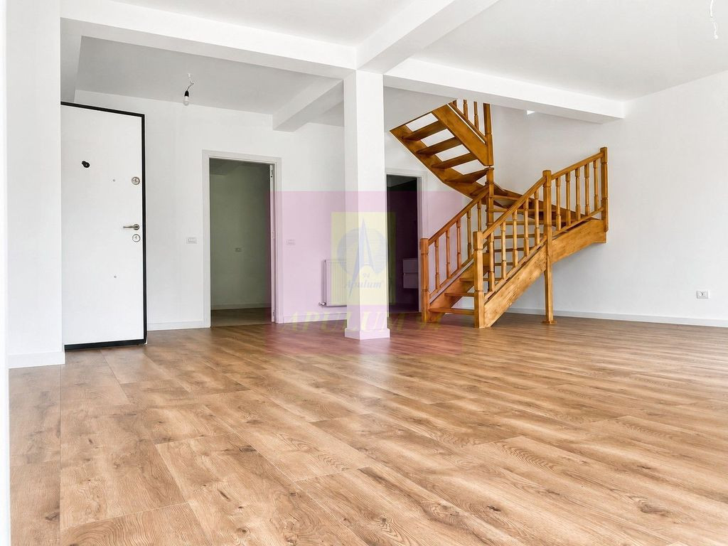 Mogoșoaia | Duplex cu grădină, 3 dormitoare și 2 parc...