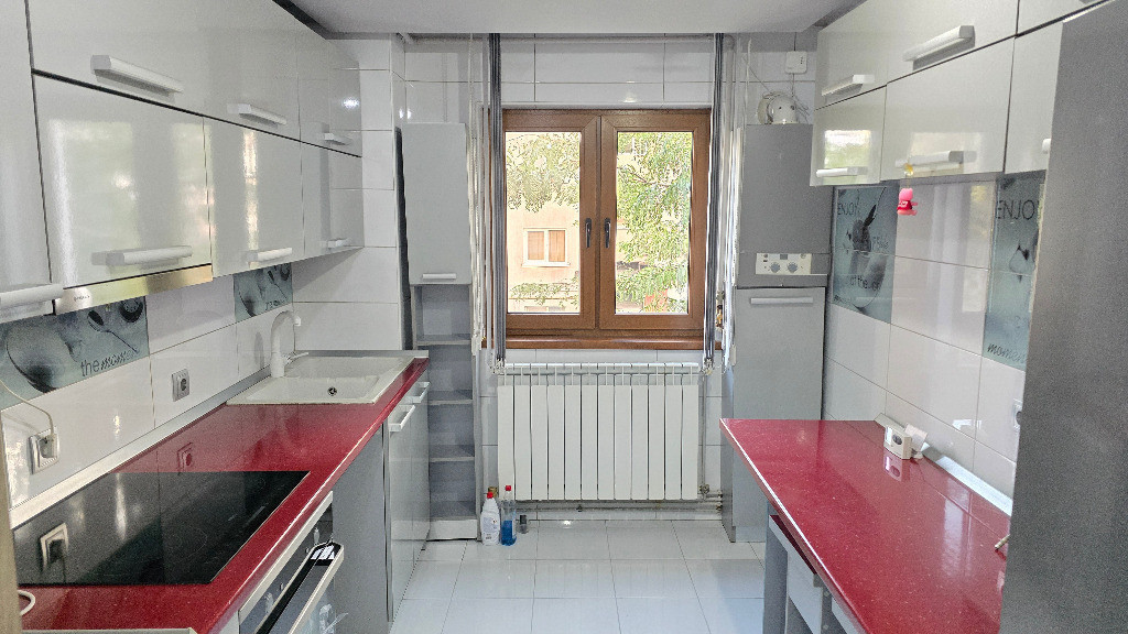 Vand apartament 2 camere dec. Deva, Bld 22 Decembrie, et 1, mobilat