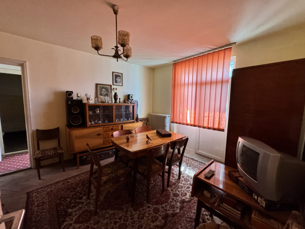 Apartament 2 camere, 45 mp, zona Ultracentrala-English Parc