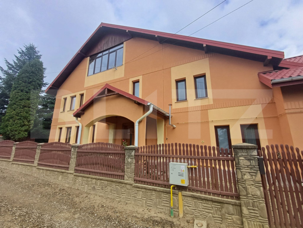 Vila de vanzare, 310 mp, teren 698 mp, zona Burdujeni