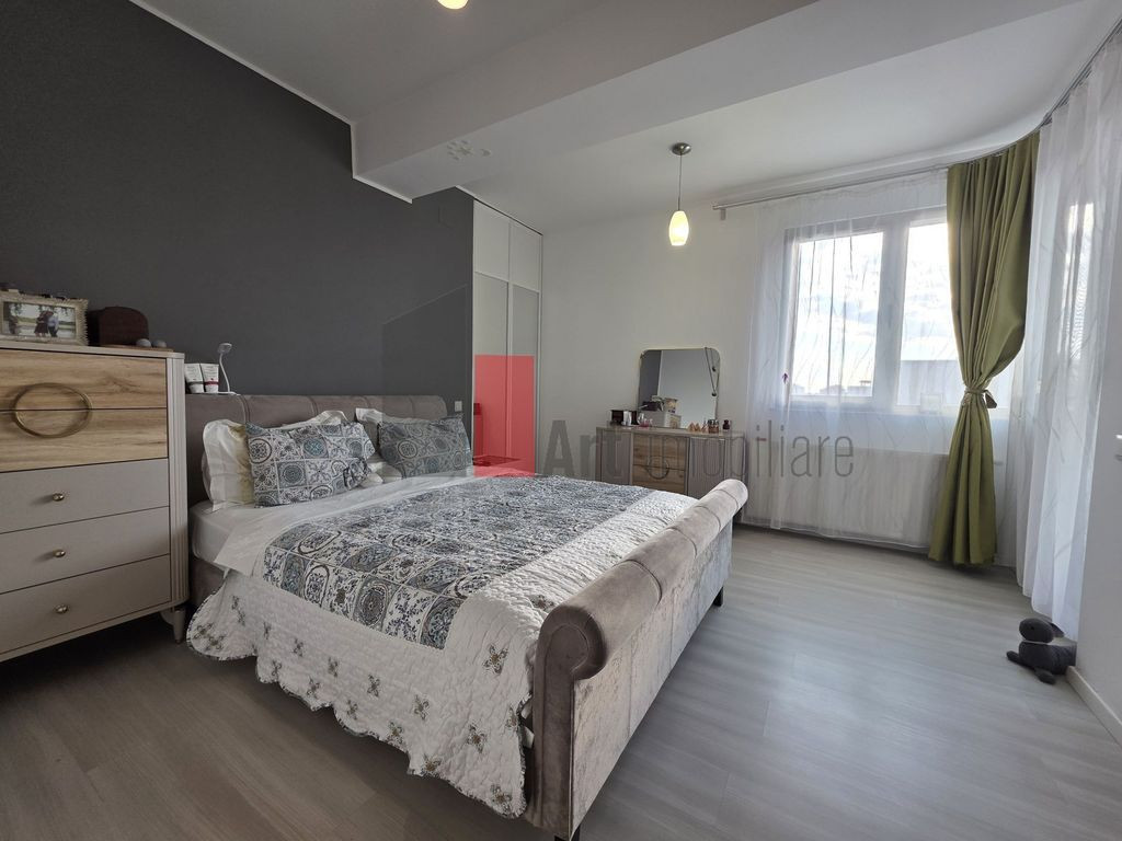 Vanzare apartament 3 camere Politehnica