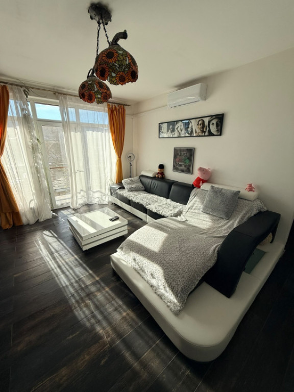 Apartament 3 camere, 77 mp, balcon, parcare | zona Cetății