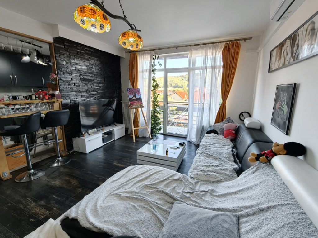 Apartament 3 camere, 77 mp, balcon, parcare | zona Cetății