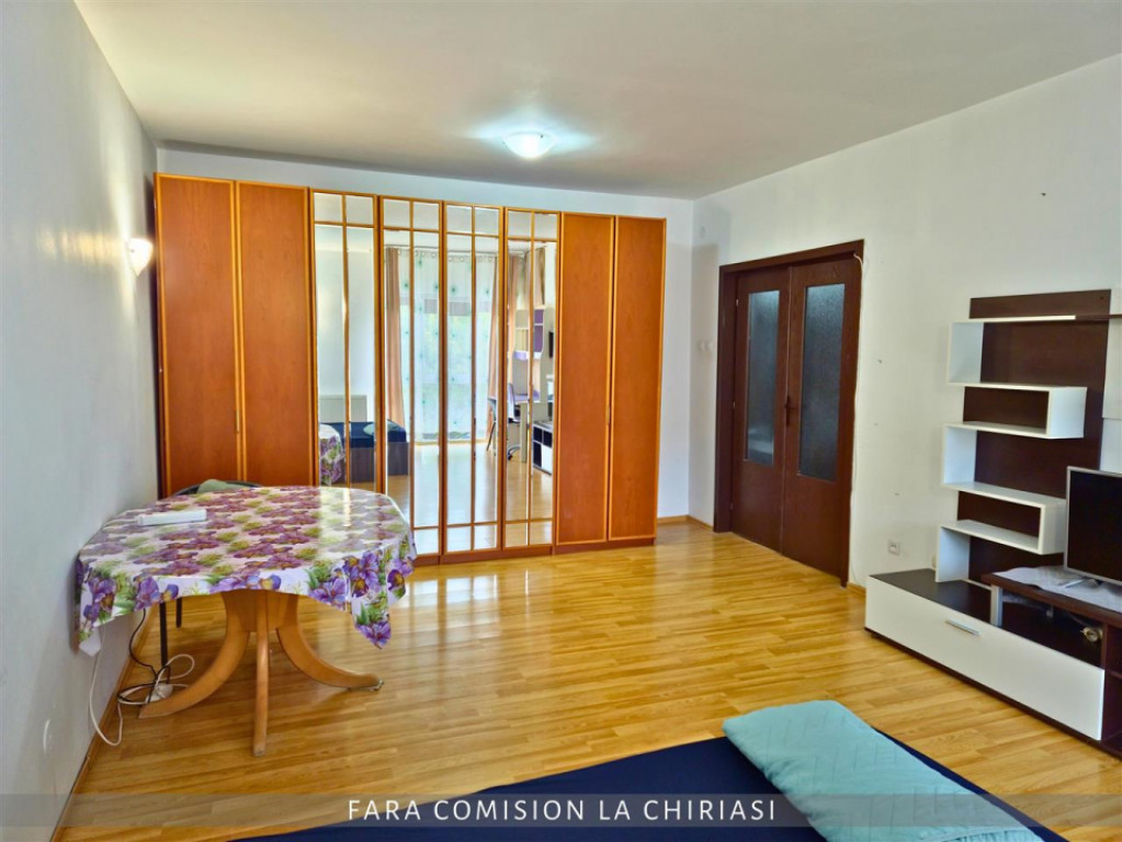 DE INCHIRIAT 2 CAMERE ETAJUL 1