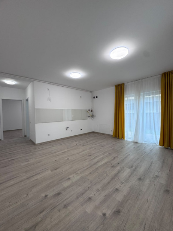 Apartament 2 camere, 44 mp + grădină 76 mp, zona Sub Cetat