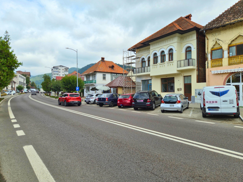 SPATIU COMERCIAL DE INCHIRIAT IN CALIMANESTI