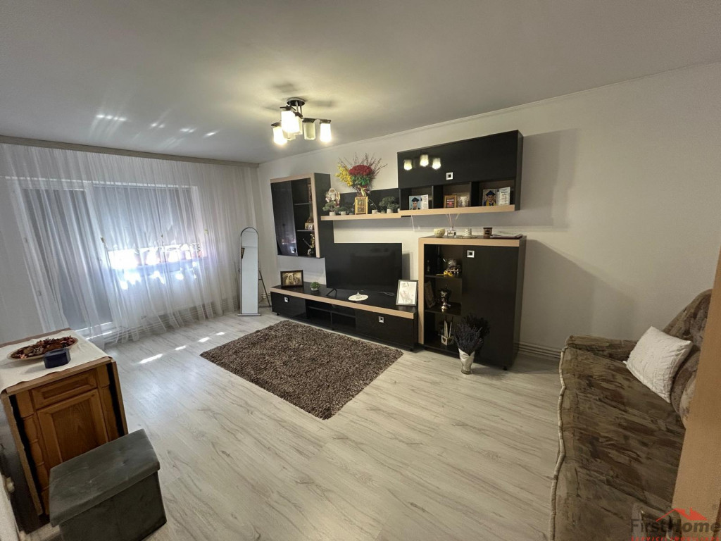 Apartament cu 3 camere, de , zona Brailei, Kauffland