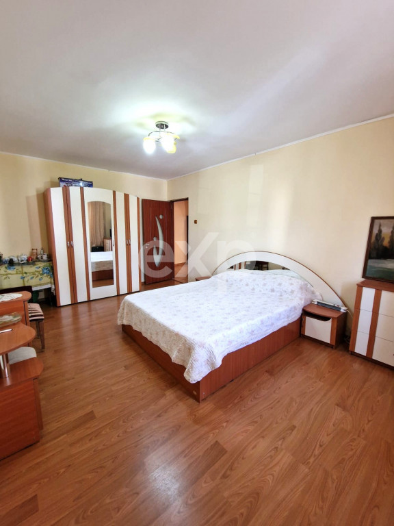 Apartament 3 camere de vânzare –Etaj 2, Micro 12
