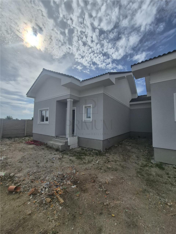 Duplex despartit prin baie - zona foarte buna - posibilitate