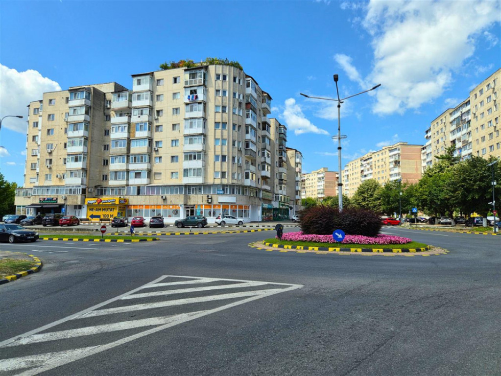 OSTROVENI - Etaj 1 - Spatiu cu vizibilitate stradala - Cabin