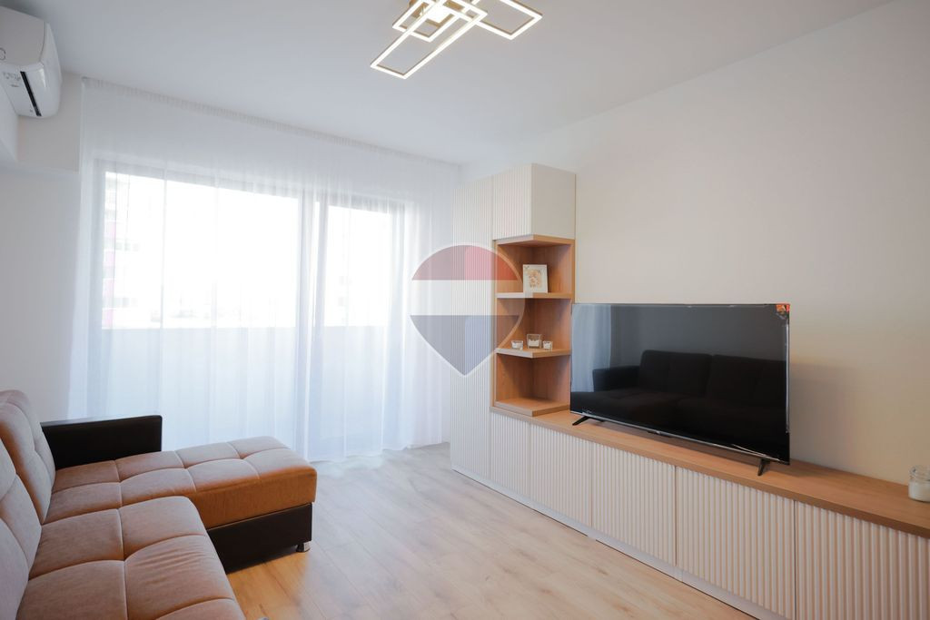 De închiriat apartament cu 2 camere și un loc de parcar...