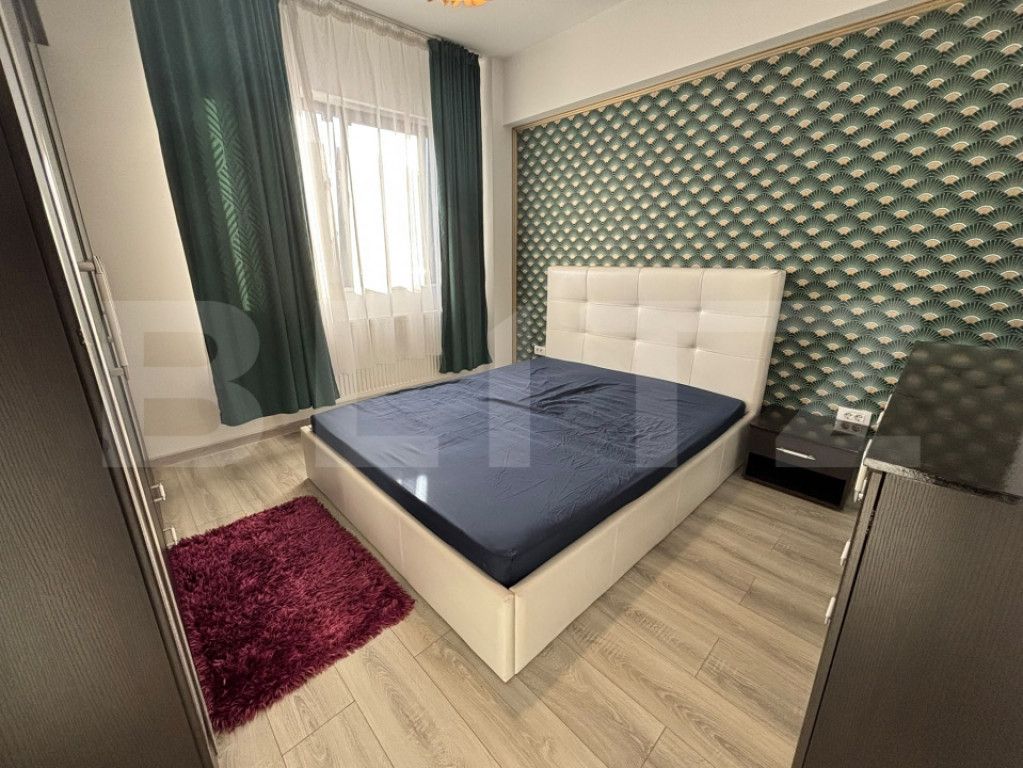 Apartament 2 camere, loc de parcare, geam la baie, zona Vale