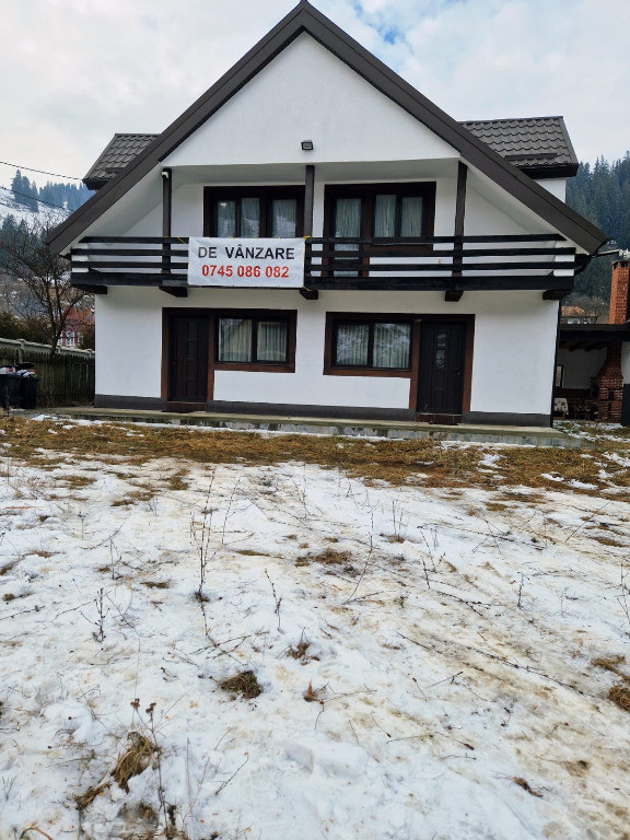 Vand vila tip duplex in localiatea Ceahlau