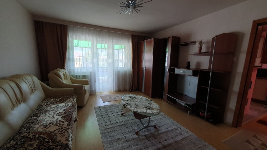 Închiriez apartament 3 camere Nufărul Oradea