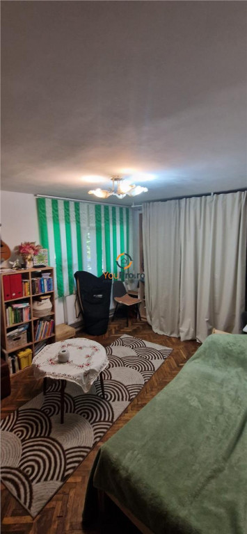 Apartament cu centrala decomandat parter zona Soarelui