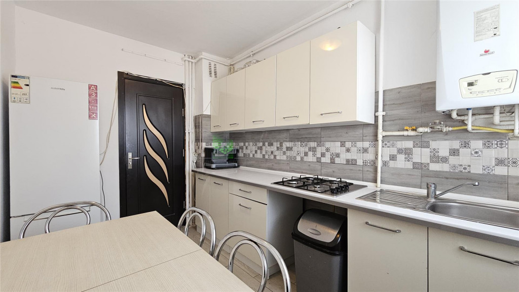 Apartament 2 camere mobilat-utilat,str Grigore Ureche,350 Eu