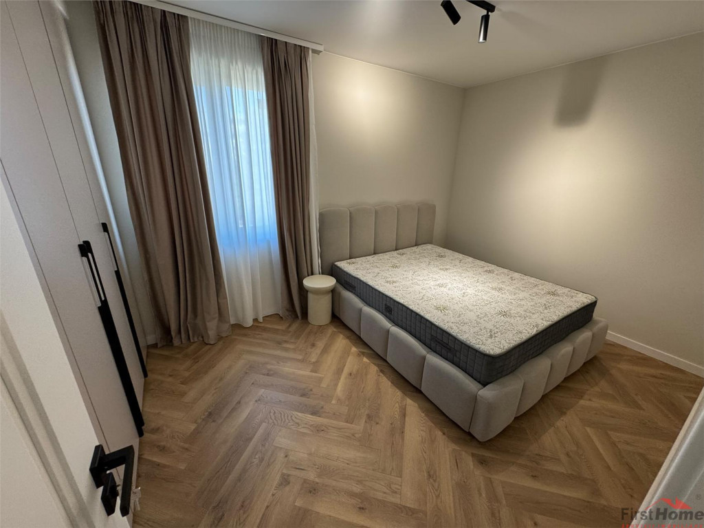 Ap 3 camere, 2 bai, etaj 1, parcare, bloc nou, central , 80