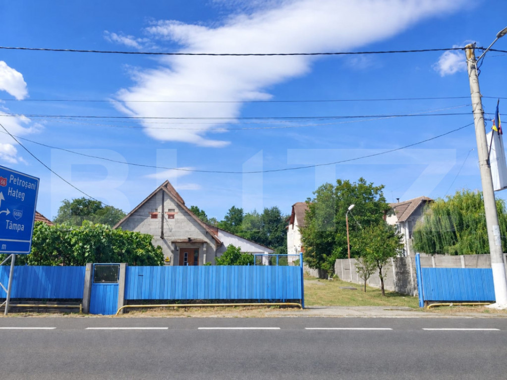 Casă BĂCIA 80 mp + teren 1400 mp, curent trifazic, apă, g
