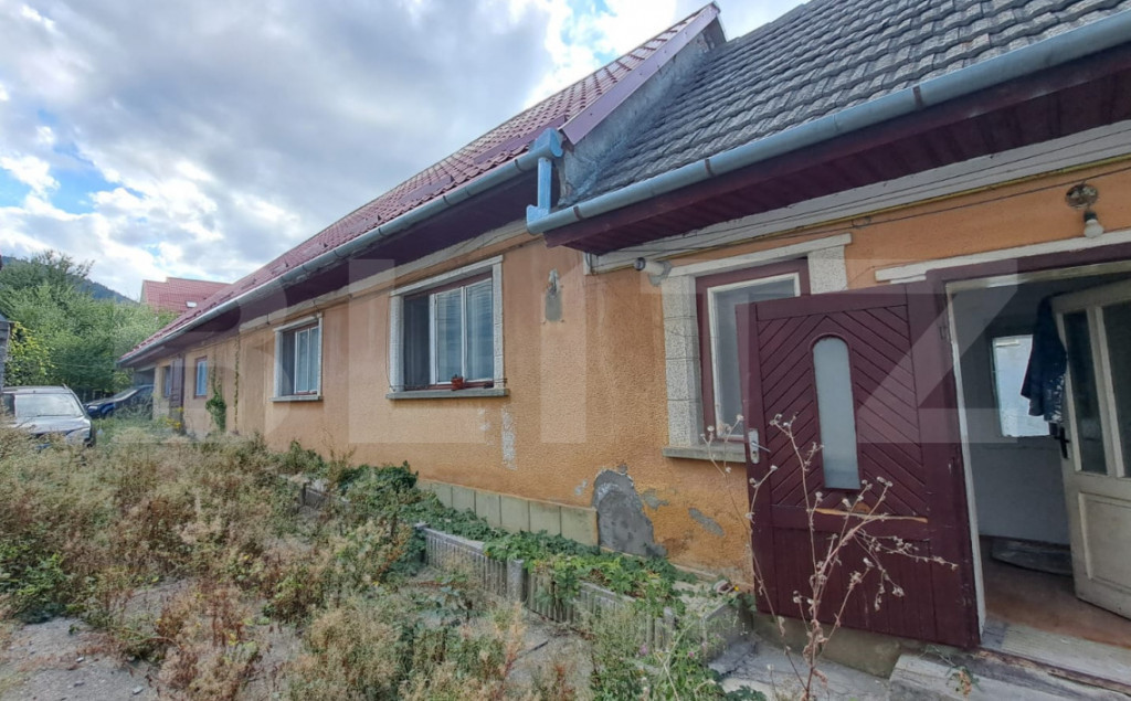 Casă de vânzare în Săcele – 4 camere, 2 intrări separ