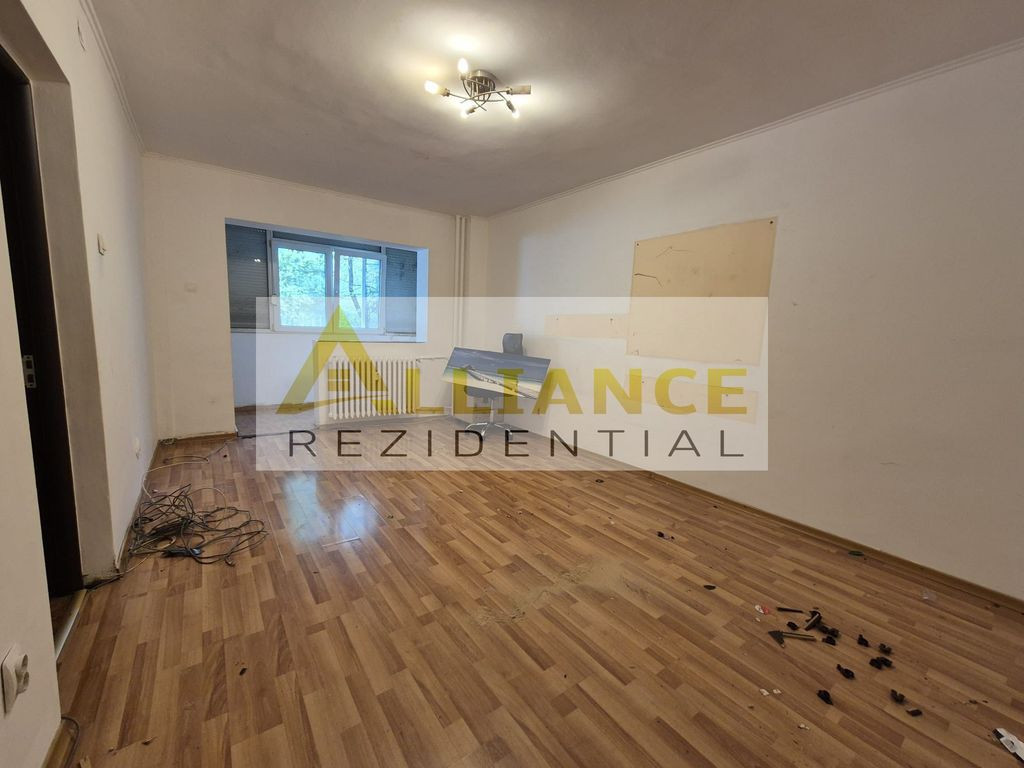 10 MINUTE DE M. TITAN | 2 CAMERE DECOMANDAT | 92.000€