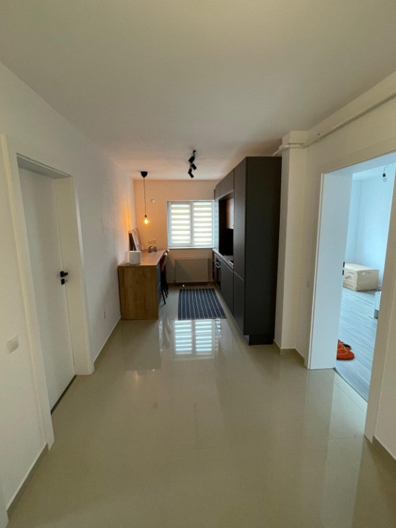 Persoana fizica dau in chirie apartament 2 cam, 56 mp, et 1/4, parcare
