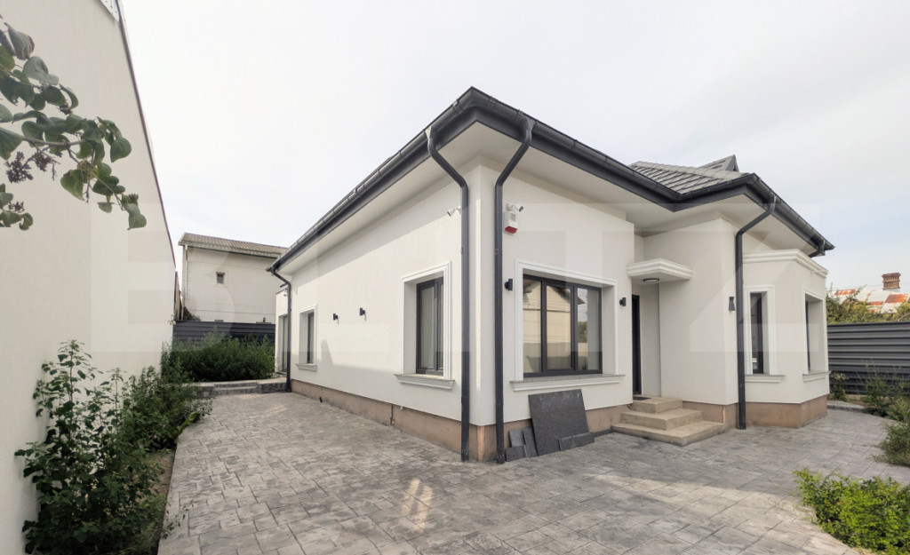 Casa cu 6 camere, 225 mp, zona Central