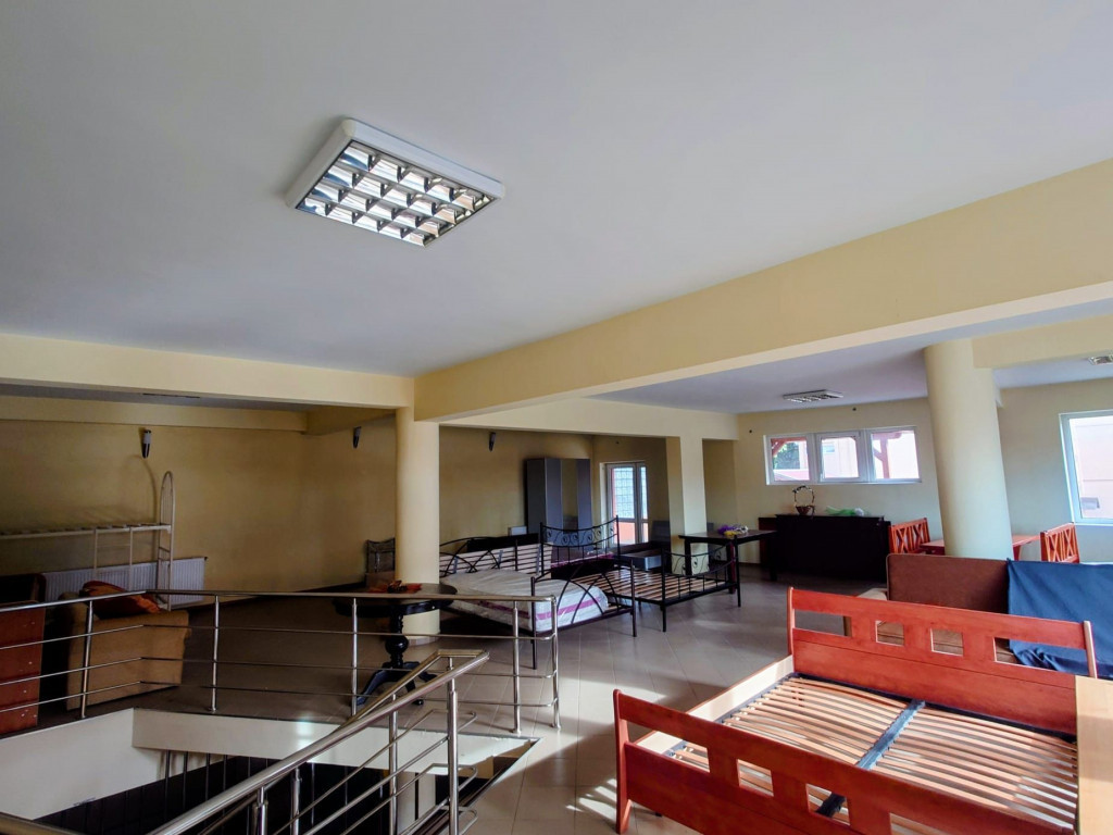 Spatiu comercial