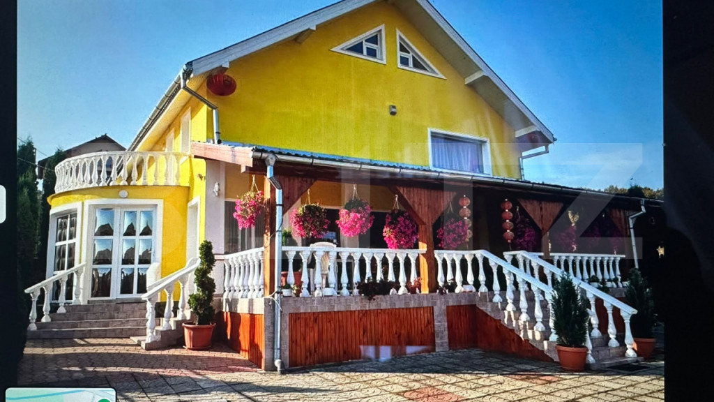 Pensiune / casă de vacanță cu 7 dormitoare, piscină și
