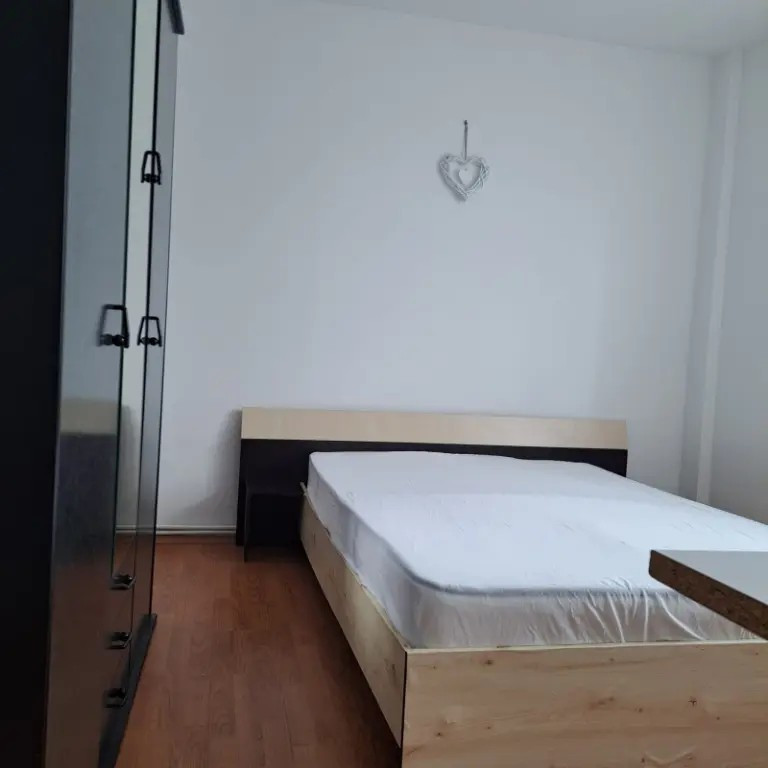 Proprietar închiriez apartament cu doua camere Vlahuță