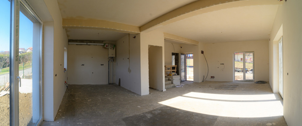 Casa ultra finisată și mobilata cu 3 camere 1 living și o