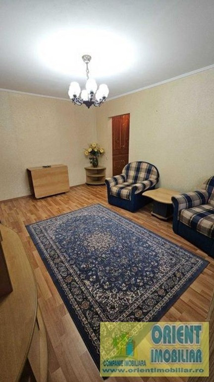 Far, de inchiriat 3 camere, etaj 1, mobilat, gaze