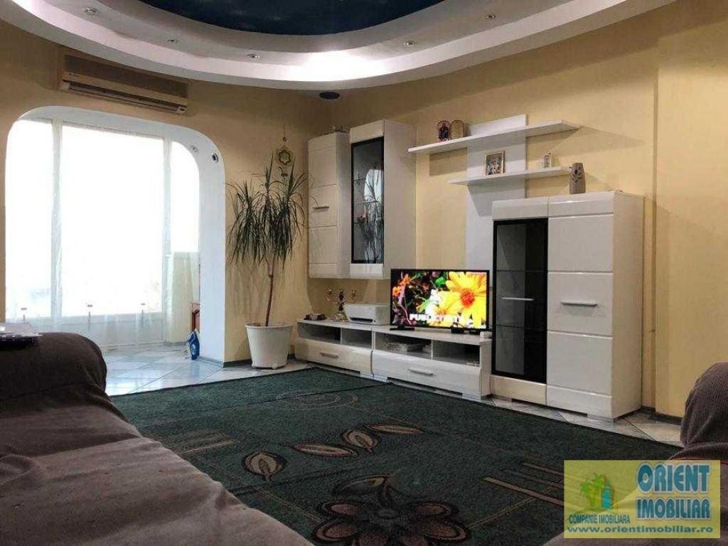 Bratianu, de inchiriat 3 camere, mobilat, gaze, termen lung