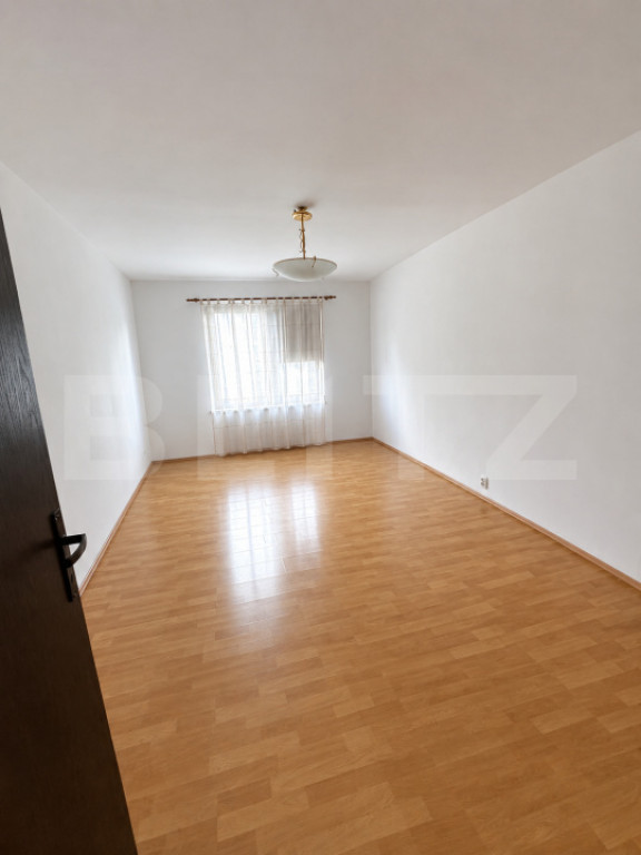 Apartament 3 camere, 90 mp, zona Centrala – Reghin