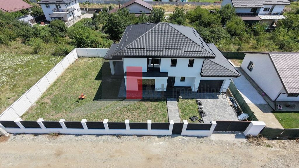 Vanzare vila 4 camere in Domnesti