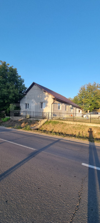 Casa primitoare cu 2 camere