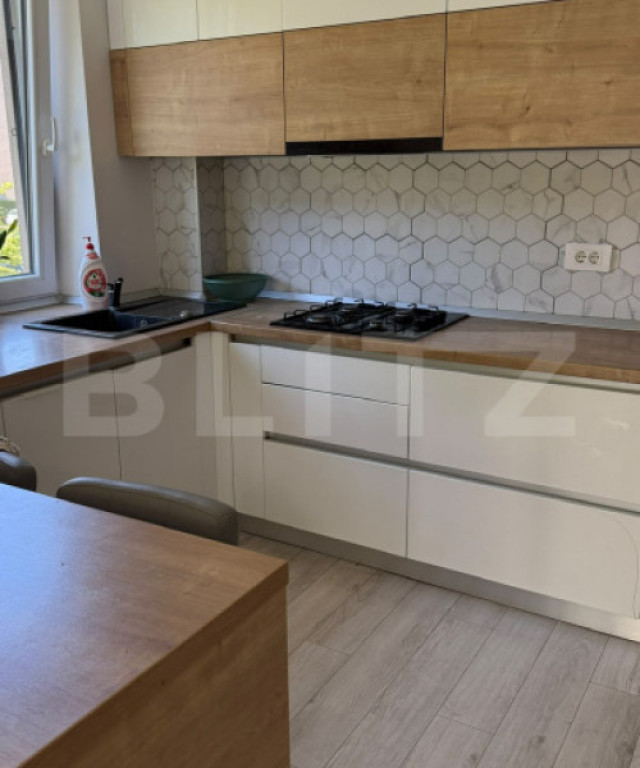 Apartament cu 3 camere de închiriat — Prima Universităț