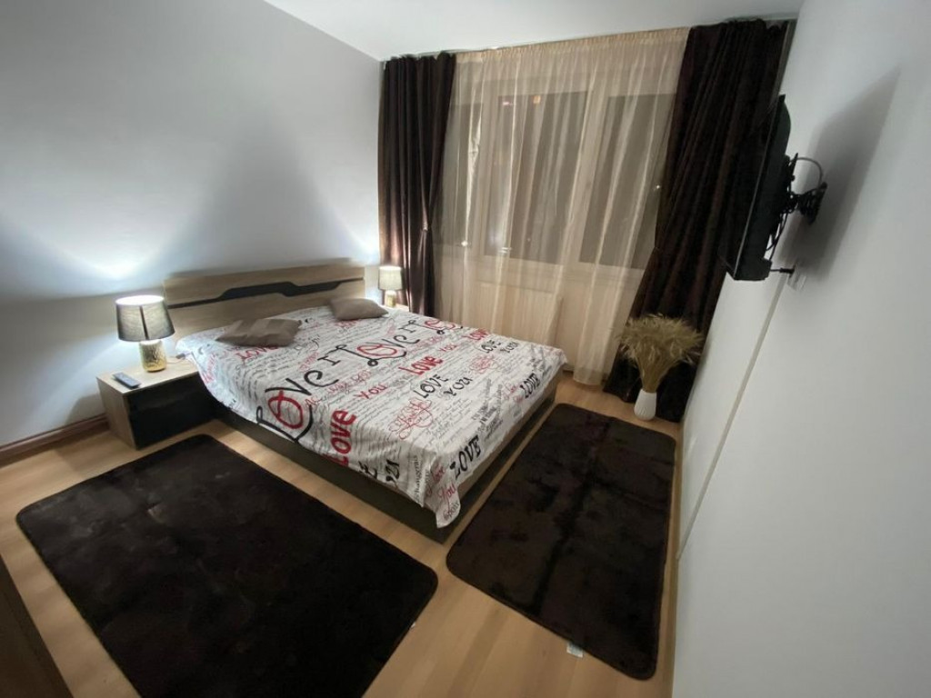 Apartament de 2 camere de vanzare in zona Aparatorii Patrie