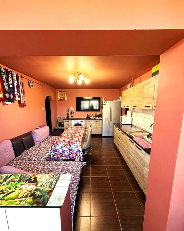 SOARELUI - RENOVAT - 4 CAM - 2 BAI - ETAJ 3 - CENTRALA PROPR