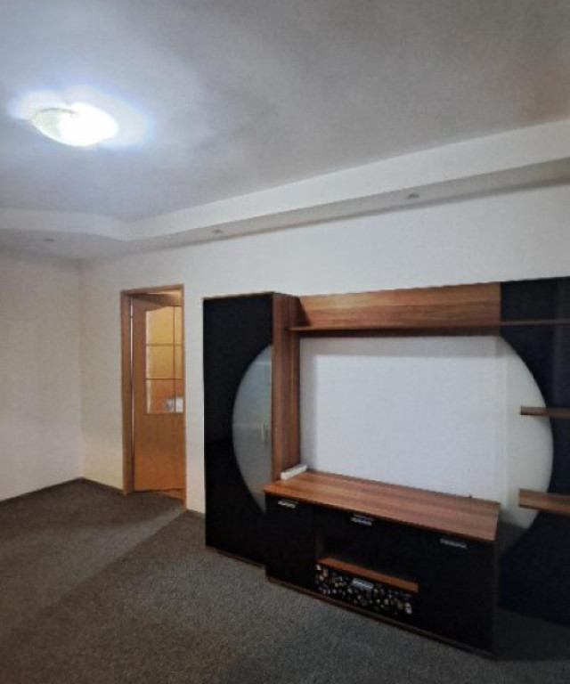 Închiriere apartament 2 camere, Democratiei, 340 €