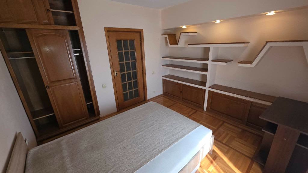 Apartament 3 camere , in Fundatie,INDEPENDENTEI UMF
