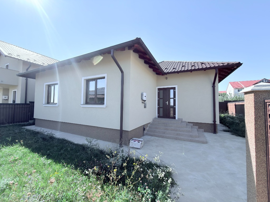 Casa noua in oras zona Dobosari