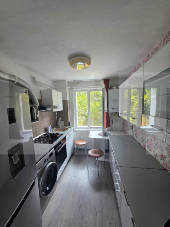 Apartament 2 camere, 50 mp, zona Simeria