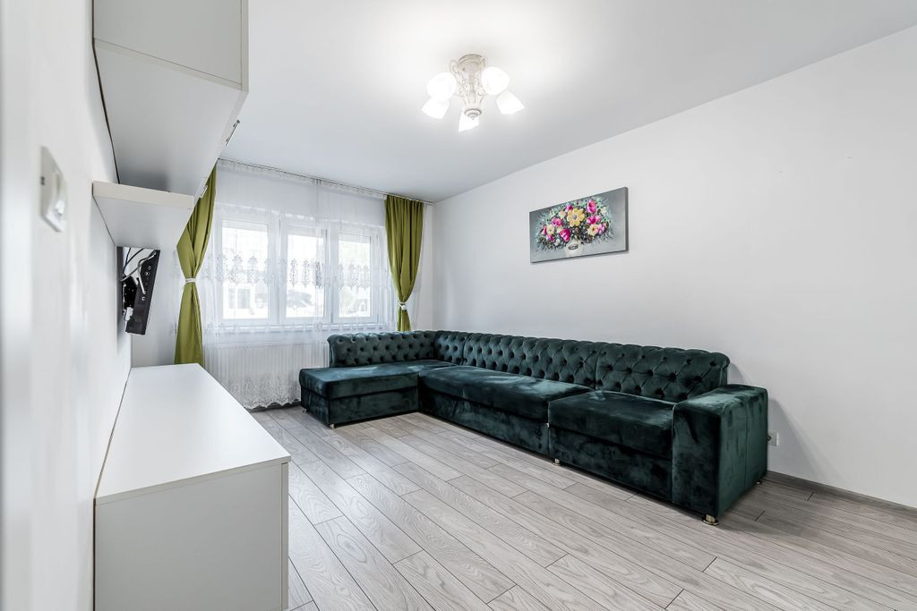 Apartament la cheie cu 2 camere decomandat central Comisi...