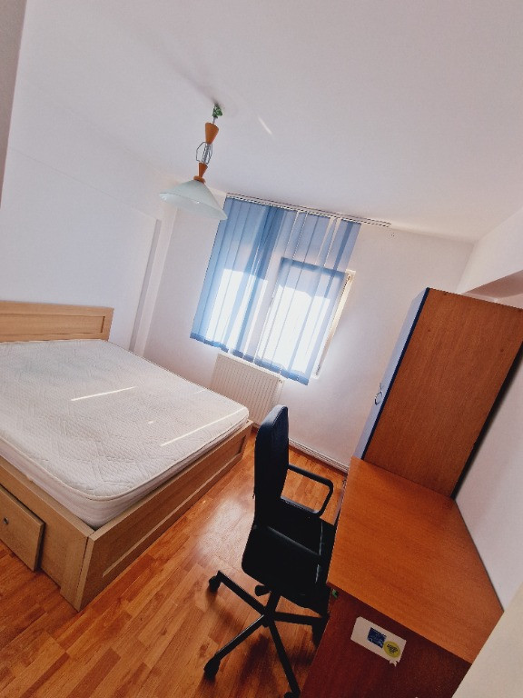 Apartament 2 camere mobilat/utilat - zona Grivitei