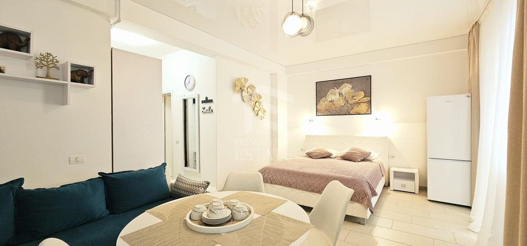 Studio Mamaia Nord | Mobilat | 42 mp | Vedere la mare | P...