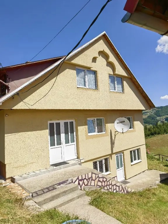 Vând Pensiune sau Casa de vacanta în loc Arieseni