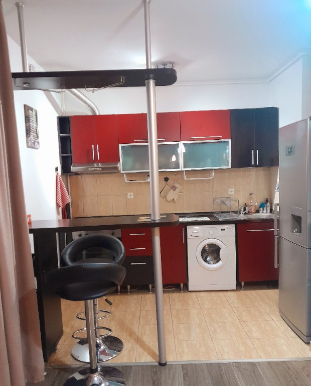 Proprietar - Inchiriez Apartament 2 camere + parcare Titan