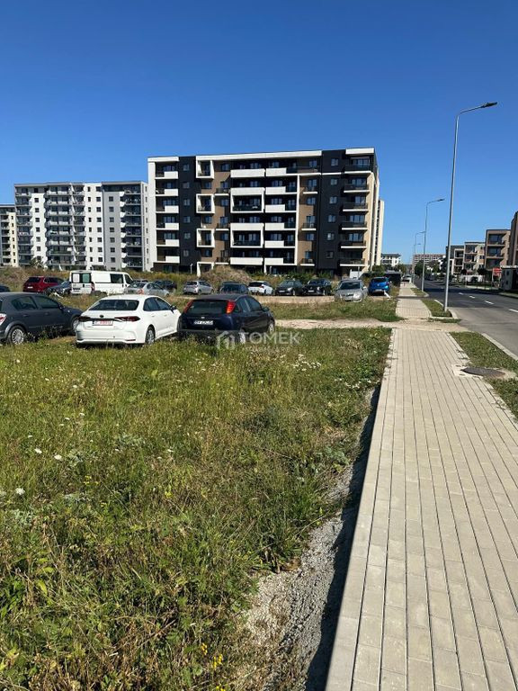 Teren str.Nicolae Labis Tractorul