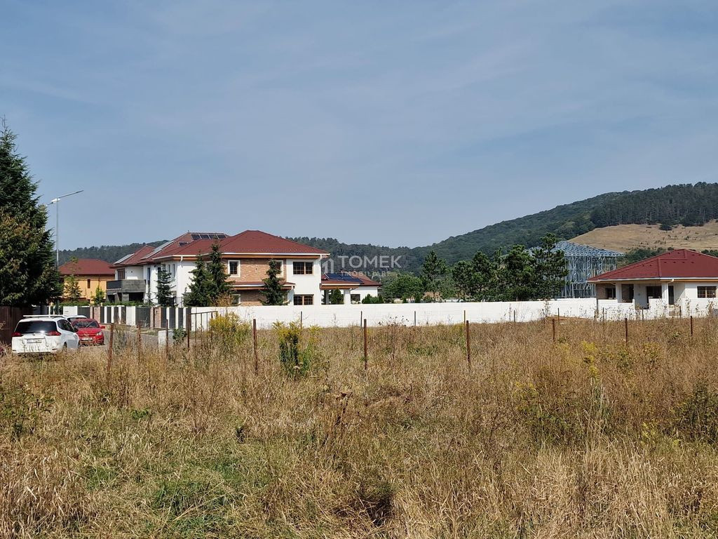 Teren intravilan Sanpetru Lempes str Dealului