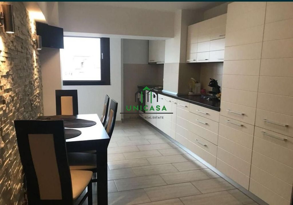 Apartament 4 camere - Zona Nord